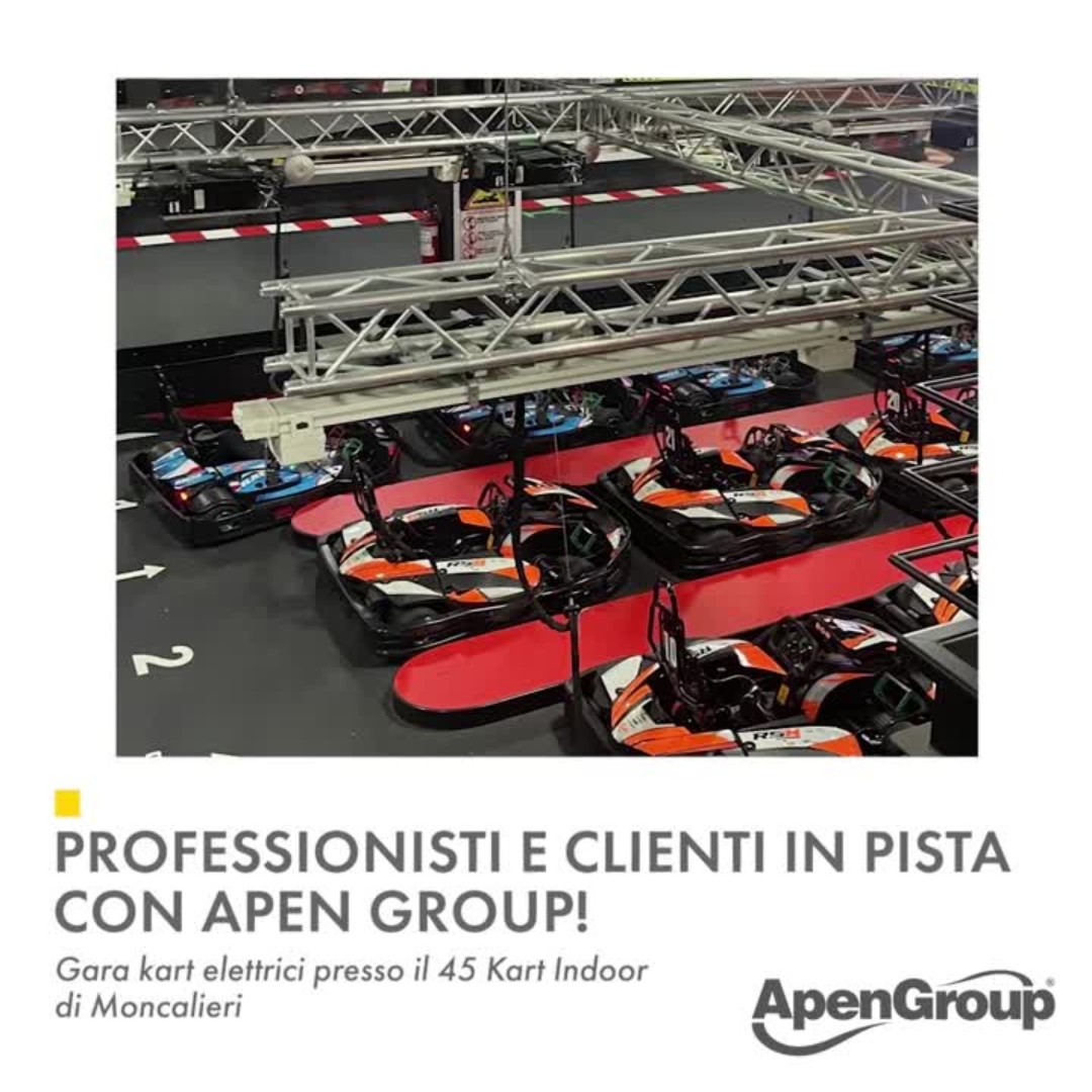 Gara di kart elettrici al 45 Kart Indoor